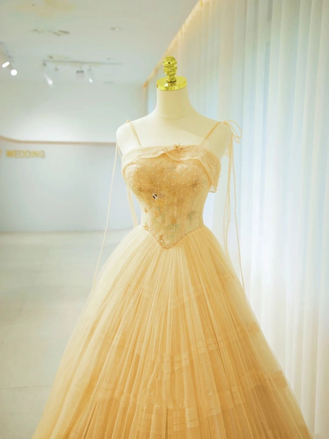 Beautiful Prom Dresses Ball Gown Spaghetti Strap Yellow Tulle With Beading Long Formal Gown N2932