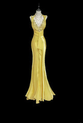 Classic Mermaid V Neck Yellow Lace Backless Ruffles Long Prom Dresses High School Senior Graduation Dance Evening Outfits AS066