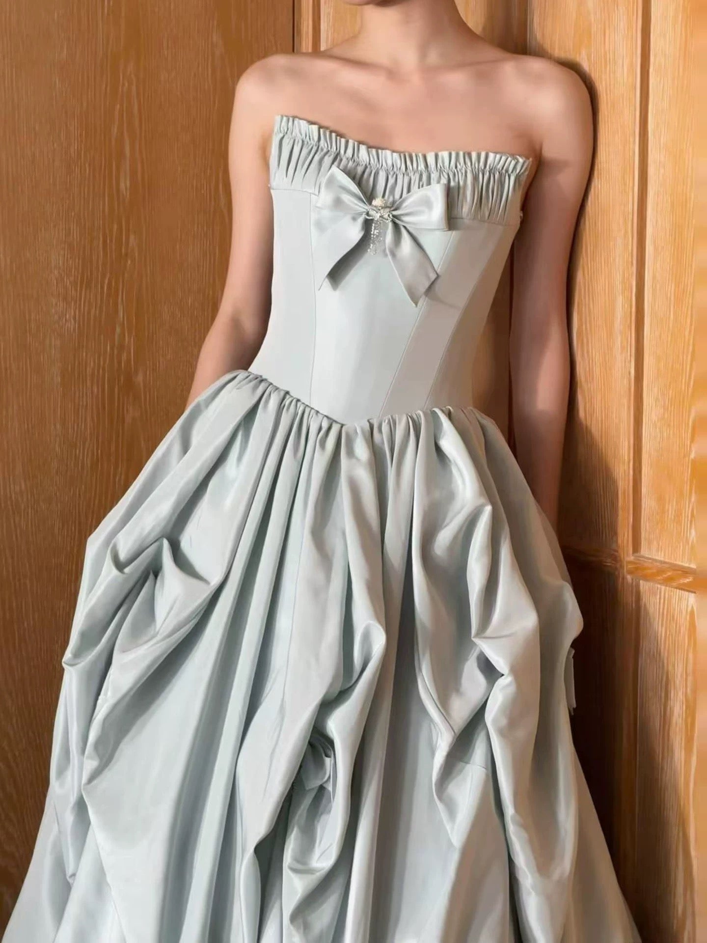 Sexy Evening Dresses Women Ball Gown Strapless Satin With Bow-knot Long Prom Gown Party Wear Fashion Dresses N1816