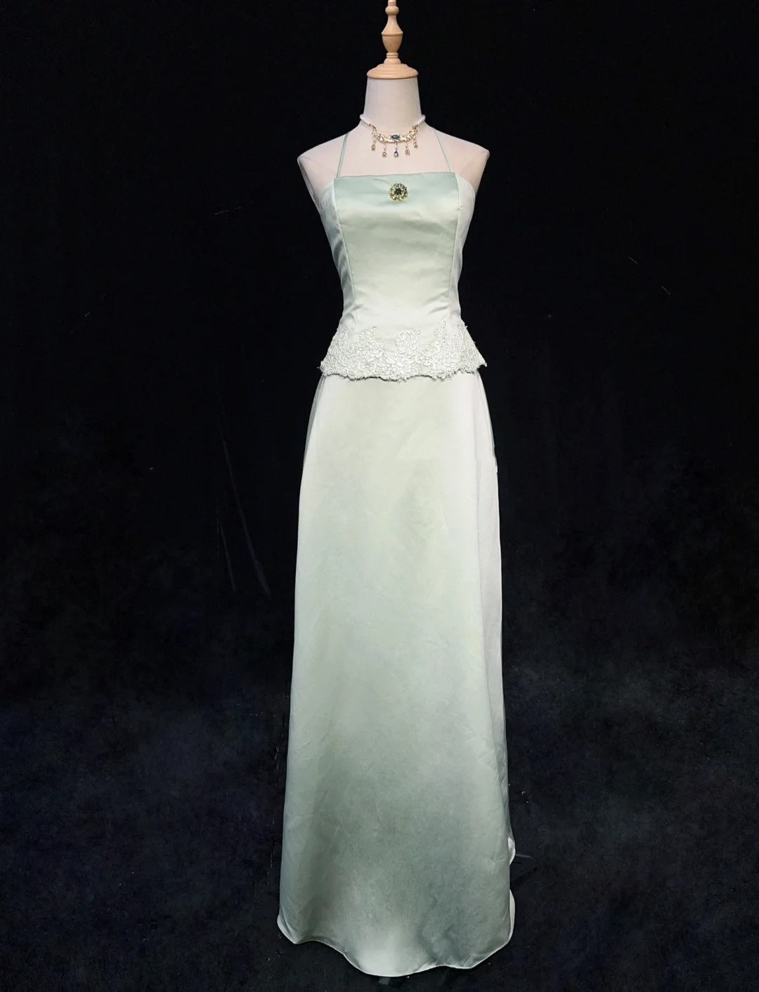Modest Prom Dresses Inspo A line Halter Light Sage Green Satin With Lace For Women Formal Dress N3225