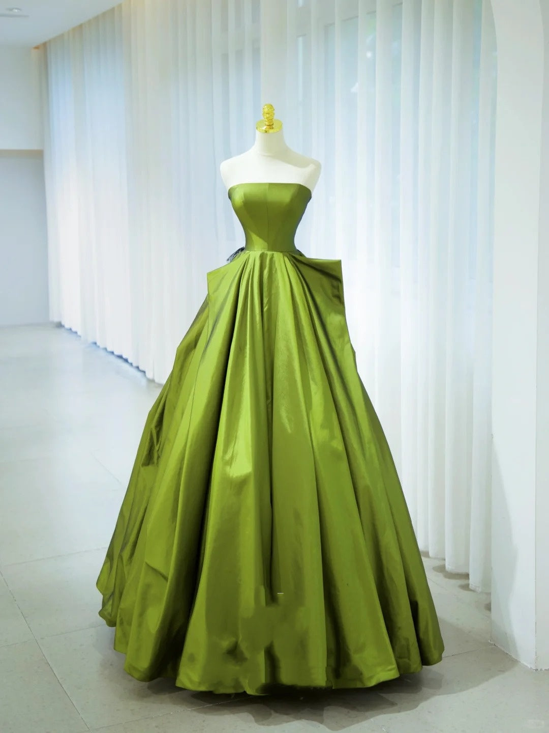 Elegant Ball Gown Strapless Green Satin Long Formal Dress 18th Birthday Prom Dresses N2846