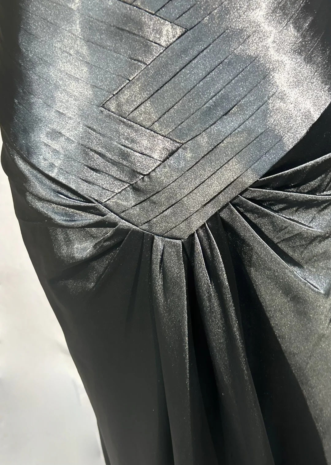 Modest Prom Dresses Mermaid Halter Black Satin With Ruffled Long Evening Outfits N3466