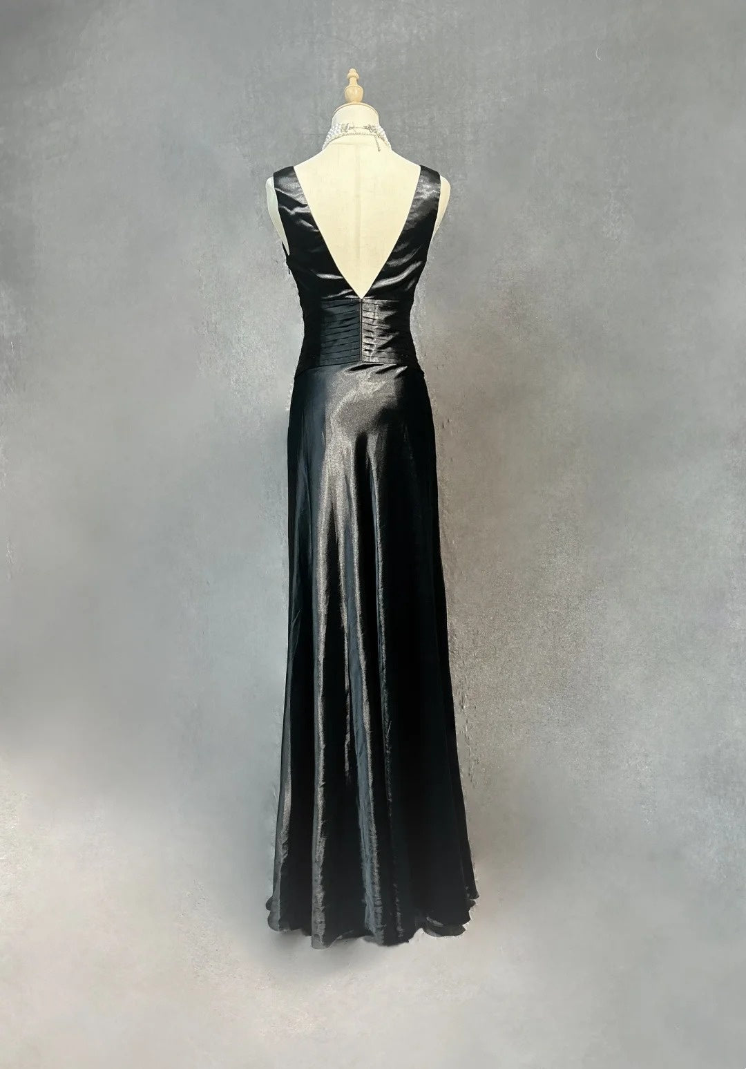 Modest Prom Dresses Mermaid Halter Black Satin With Ruffled Long Evening Outfits N3466