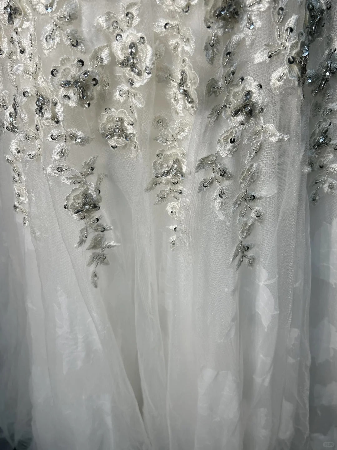 Modest Prom Dresses A line V Neck White Tulle Lace Sleeveless Long Formal Evening Outfits N3618