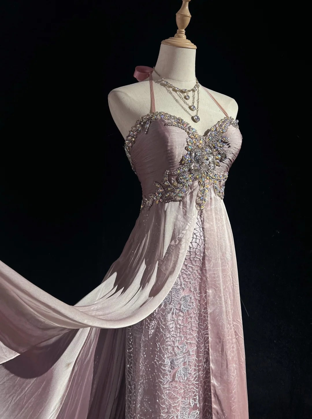 Vintage Prom Aesthetic Dresses A Line Halter Light Pink Chiffon With Beading Long Formal Dress N3034