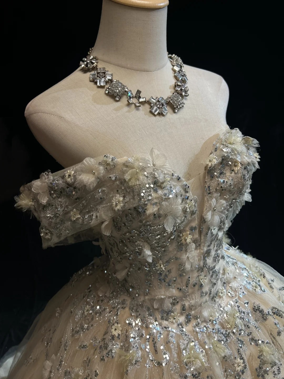 Glamour Prom Dresses Ball Gown Off The Shoulder Champagne With Flowers Formal Evening Outfits N3799