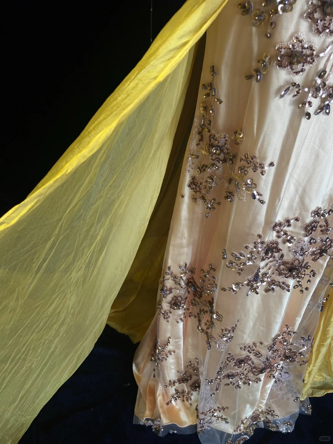 Modest Prom Dresses Mermaid V Neck Yellow Chiffon With Beading Gold Lace Long Formal Evening Dress N3867