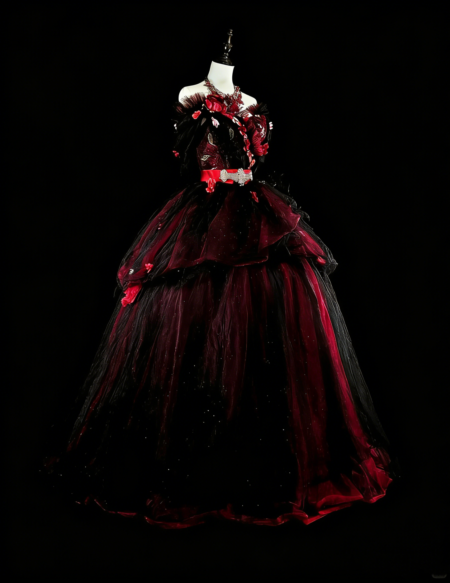 Modest Prom Dresses Ball Gown Strapless Burgundy Tulle With Appliqued Long Quince Dress N3066