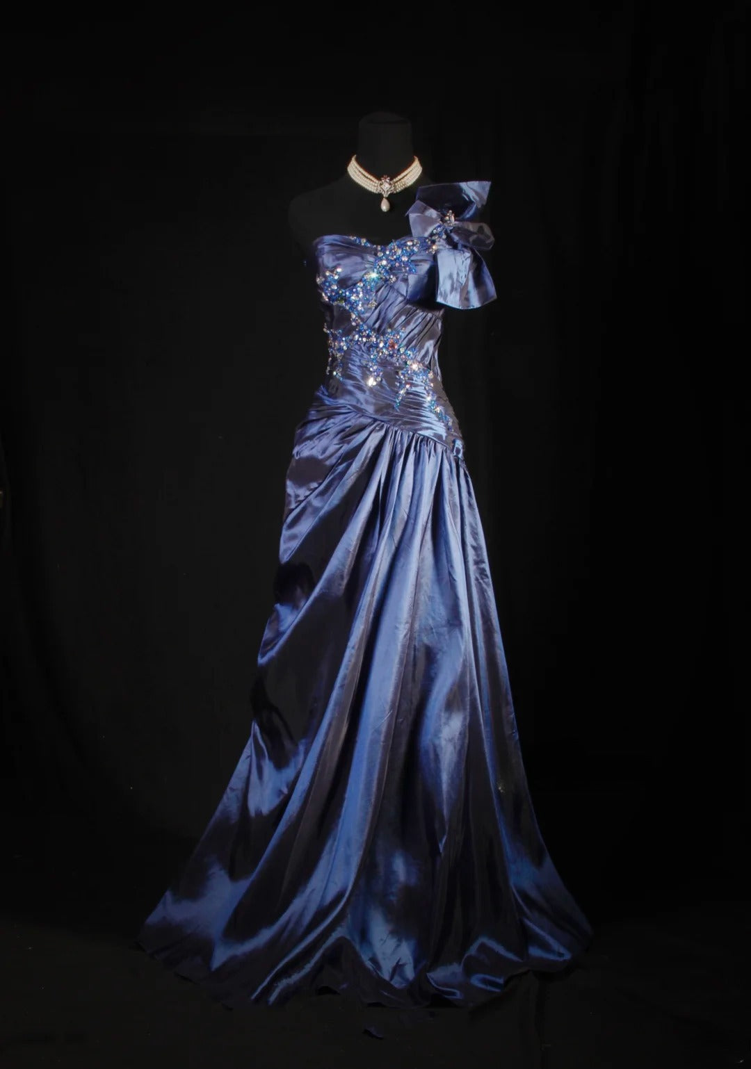 Vintage Prom Dresses 90s Formal A line One Shoulder Navy Blue Satin With Beadings Long Party Gowns Prom Dresses AS021