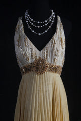 Women's Cocktail Party Gowns 80s A line V Neck Chiffon Pleated With Beads Long Graduation Dinner Outfits Prom Dresses AS075