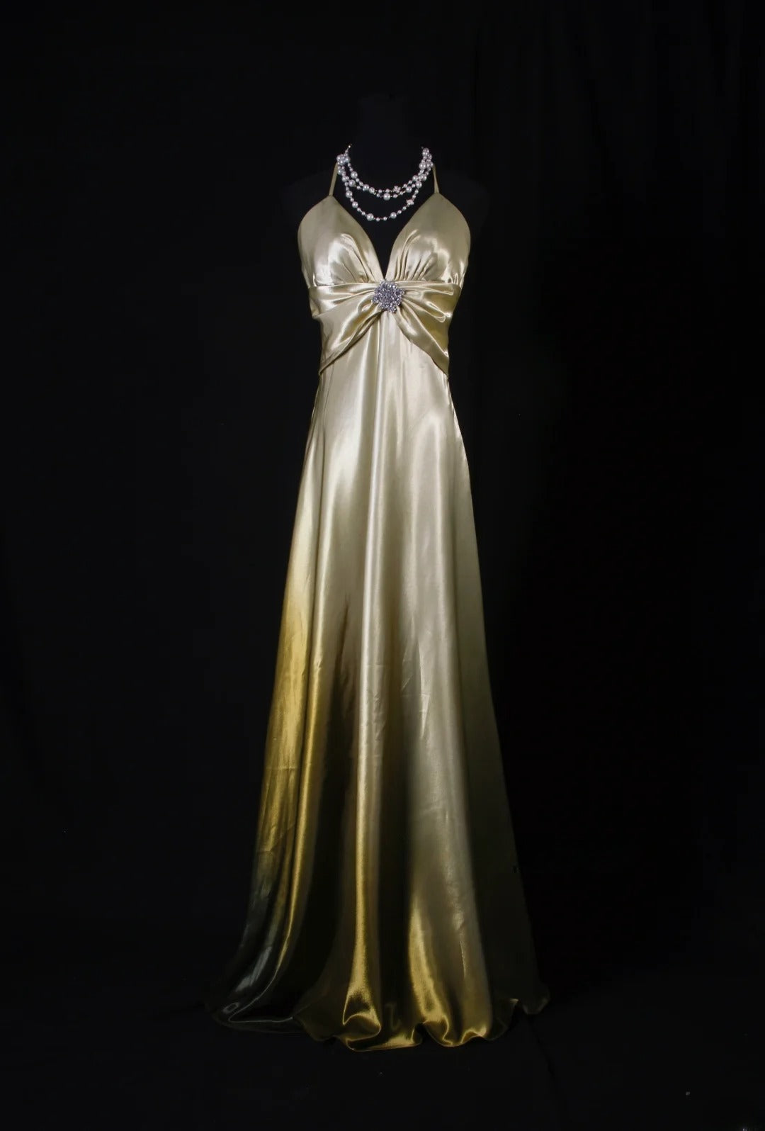 Simple Prom Dresses Aesthetic A line Halter Silk Satin With Beads Inspo Impress Long Party Semi Formal Gown For Senior Teens High Schools AS181